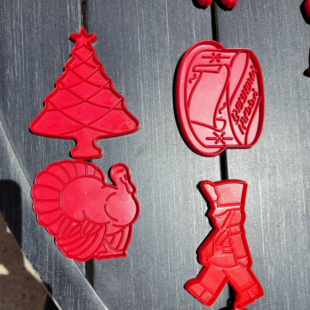 Cookie Cutters ~ Vintage? ~ Holiday ~ Birthday ~ Christmas ~ Halloween